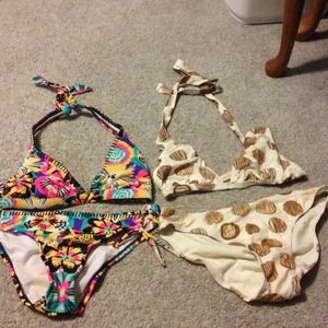 2 bikinis
