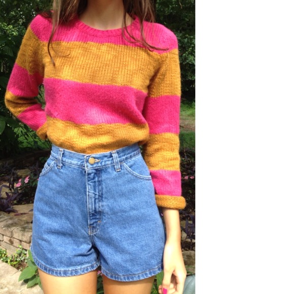 ❤SOLD❤Medium Wash High Waisted Denim Shorts