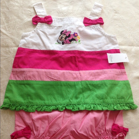 ⛔️ ️️️sold in a bundle⛔️2 pc Disney set!