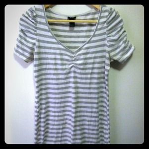 Striped heather gray puff sleeve tunic T