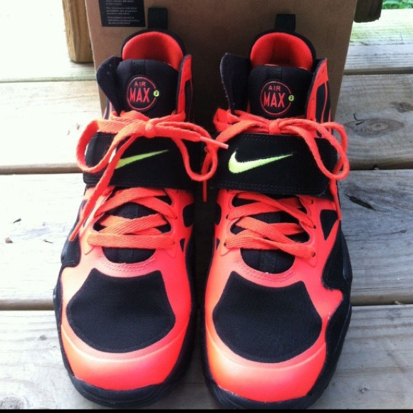 Make me an offer 💰💰NIkE AIR MAX size 6.5Y