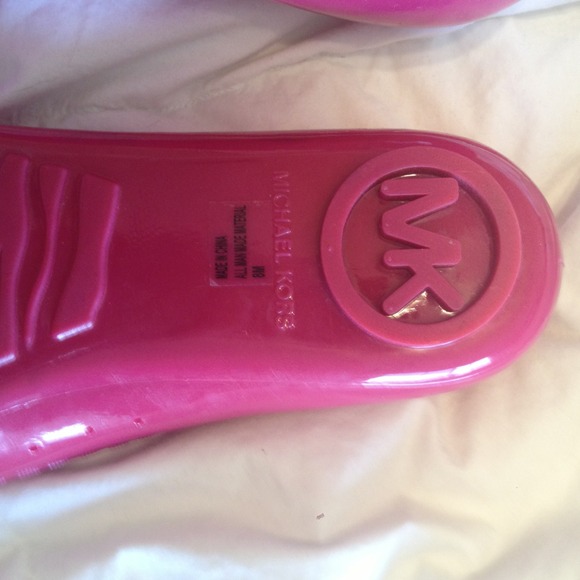 *REDUCED!!* BRAND NEW MICHAEL KORS SANDLES! - Picture 2 of 2