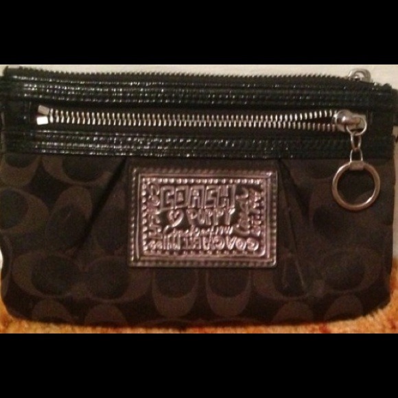 BUNDLE Coach Clutch and Keychain - Picture 2 of 3