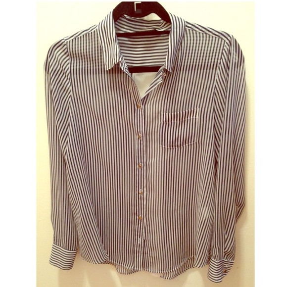 SOLD IN BUNDLE!! Zara Pinstripe Shirt