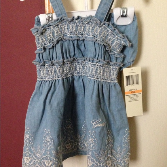 ⛔️ ️️️sold in a bundle⛔️Guess 2 pc set denim!