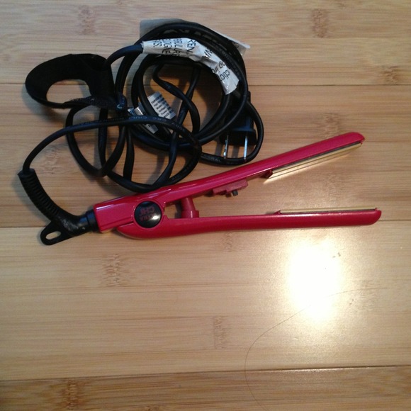 CHI mini travel flat iron