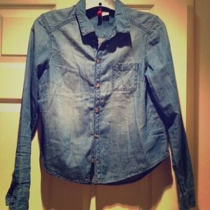 🚫Sold in Bundle🚫 Chambray Shirt