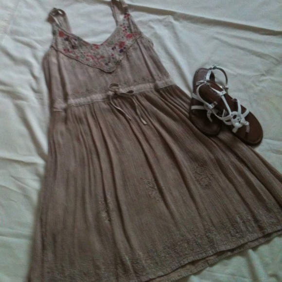 SOLD💛REDUCED. SO COOL in the SUN💛 - Picture 3 of 4