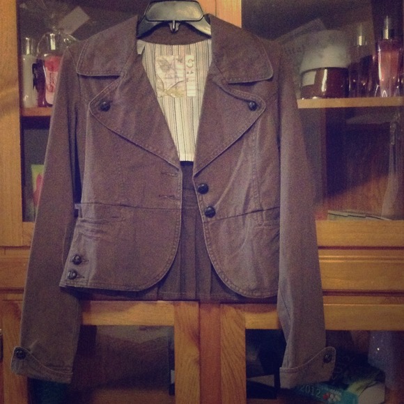 Plugg jacket with ruffle back detail