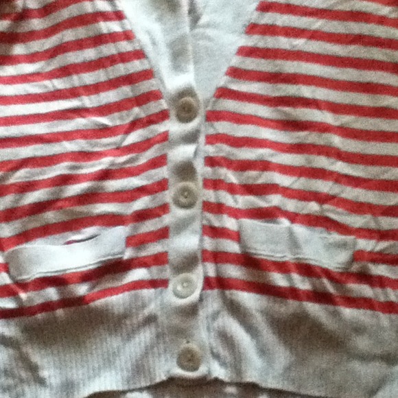 Super cute Salmon cardigan<3 - Picture 3 of 3