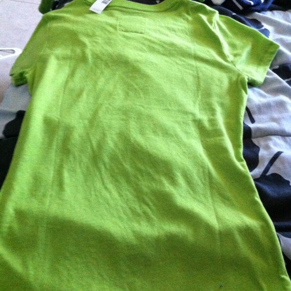 NWT Gilly Hicks Graphic Tee - Picture 4 of 4