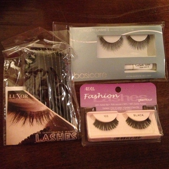 ❌Traded w/ @Cassiealine❌ EyeLashes & Wands 👀