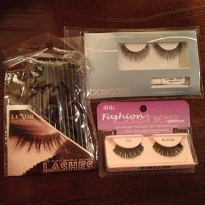 ❌Traded w/ @Cassiealine❌ EyeLashes & Wands 👀