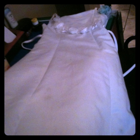 White, rose-bordered dress - Picture 1 of 1
