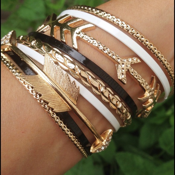 SOLD Set of 9 Bangles in Mixed Gold, White & Black
