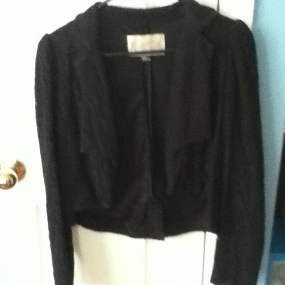Cropped tuxedo blazer