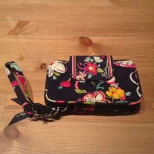 Vera Bradley smartphone wristlet
