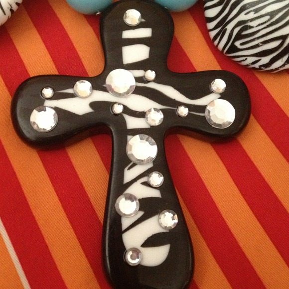 Necklace - Picture 2 of 3