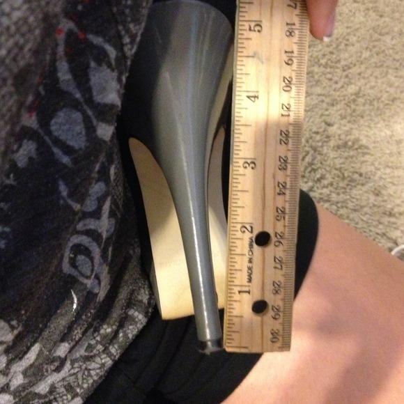 ✨REDUCED!! 🎀Black suede pumps🎀 - Picture 3 of 3