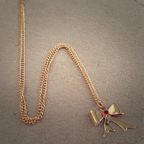 Jewelry - 🎉Host Pick🎉Gold Bow Necklace