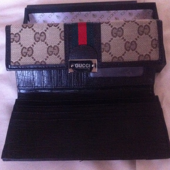 Sold Fashion Gucci wallet - Picture 2 of 3