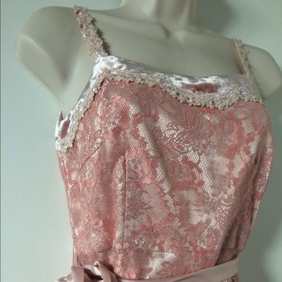 Moiselle shiny light pink pascal flower dress. - Picture 2 of 4