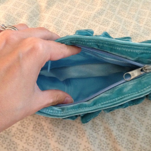 Cute teal/aqua velvet clutch! - Picture 2 of 3