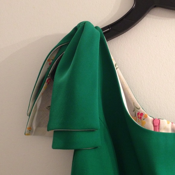 Doucette Duvall Emerald Green Dress - Picture 2 of 4