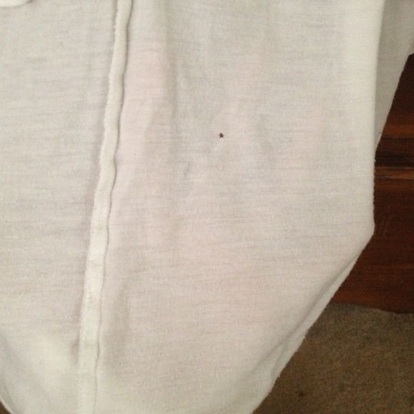 High low, 3/4 sleeve white top. - Picture 3 of 4