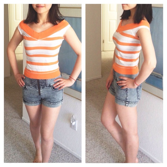 Hollister cropped top