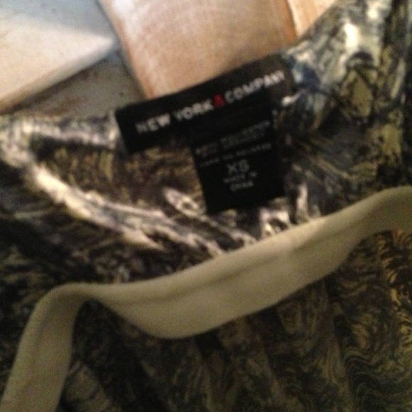 Silky tank with shelf bra - Picture 3 of 3