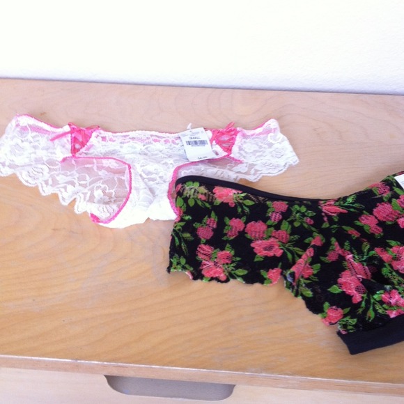 NWT 2 Pair Bundle Small Boyshorts