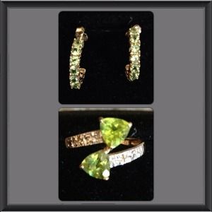 10k yellow gold peridot Ring