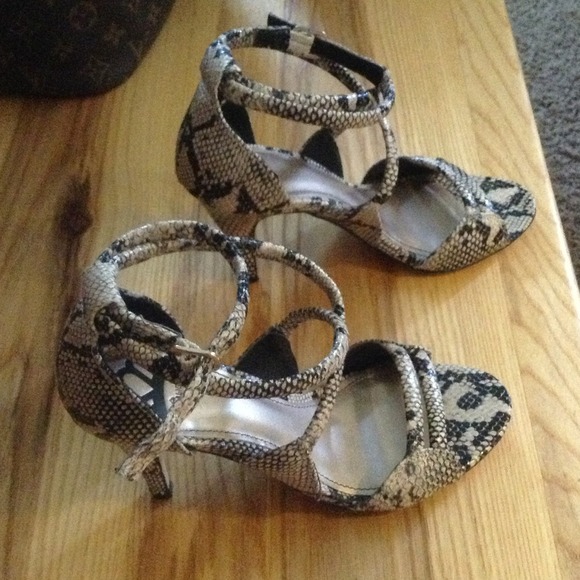 Fergie Shoes - Fergie Snake skin heels