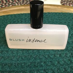 Marc Jacobs Blush Intense Parfum and blush bundle