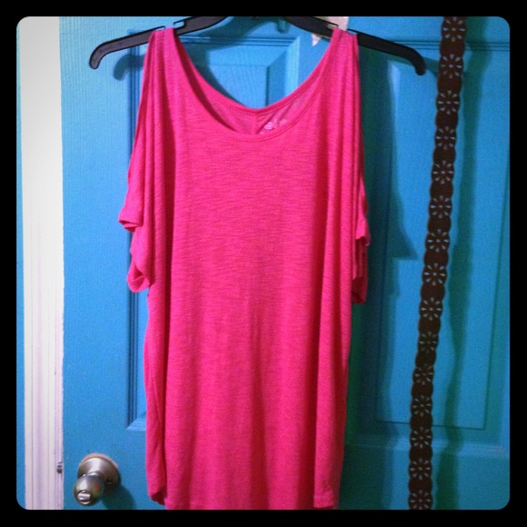 XL Cute pink tank W/ slit in arm!