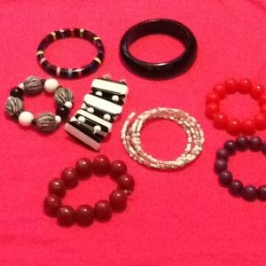 BUNDLE. 9 different bracelets.