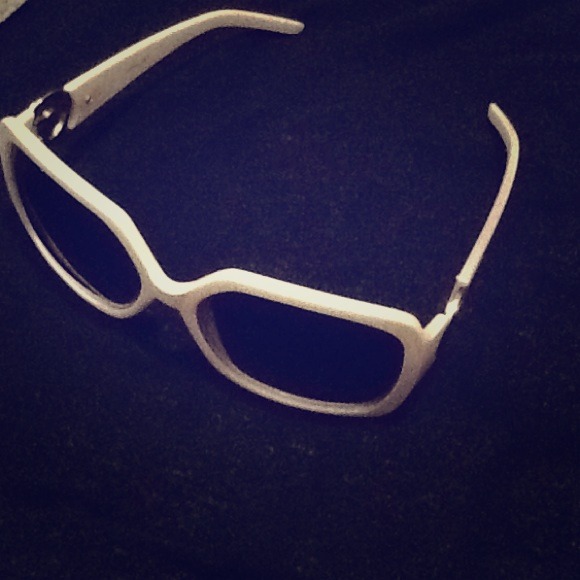 White sunglasses! ☀😎