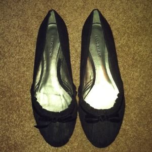 Cute black flats!!