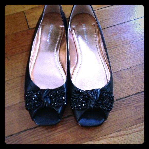 Bcbg peep toe flats