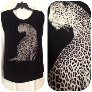 Black Sleeveless Top. Leopard w/rhinestones
