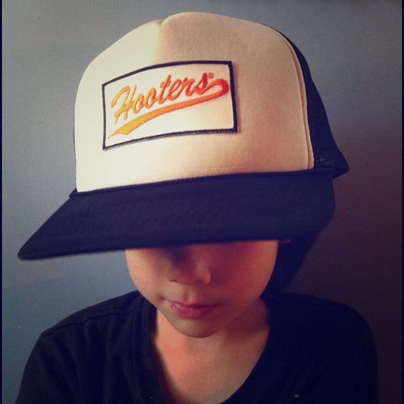 SOLDsoldSOLD Retro Hooters trucker