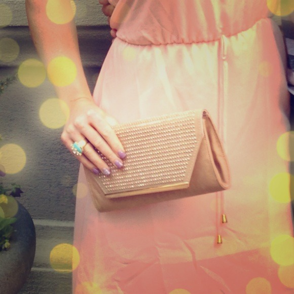 Studded clutch