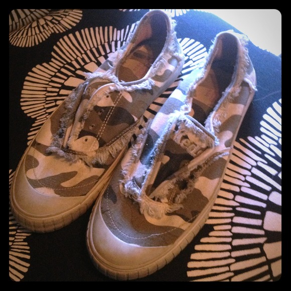 Camo Keds