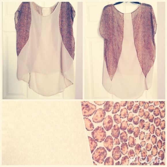 Loose fit hi-low shirt.