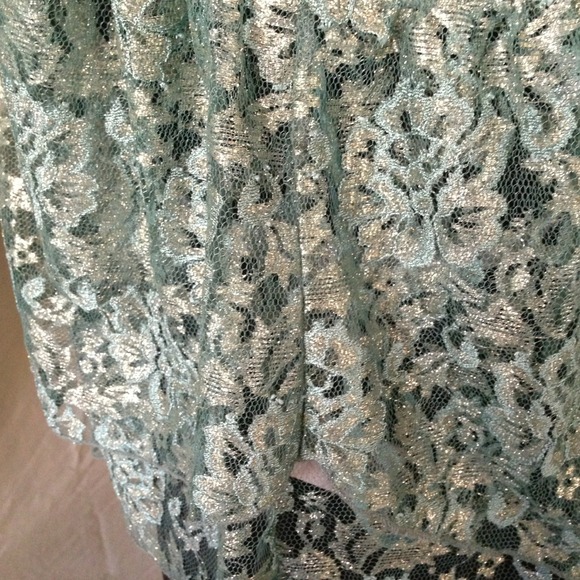 🚫BUNDLED🚫 NWOT Teal and Gold Lace Crop Top - Picture 4 of 4