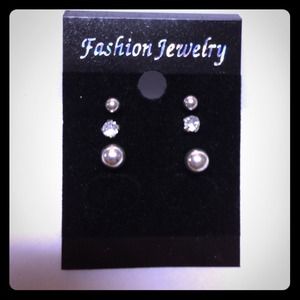 3 pair of stud earrings