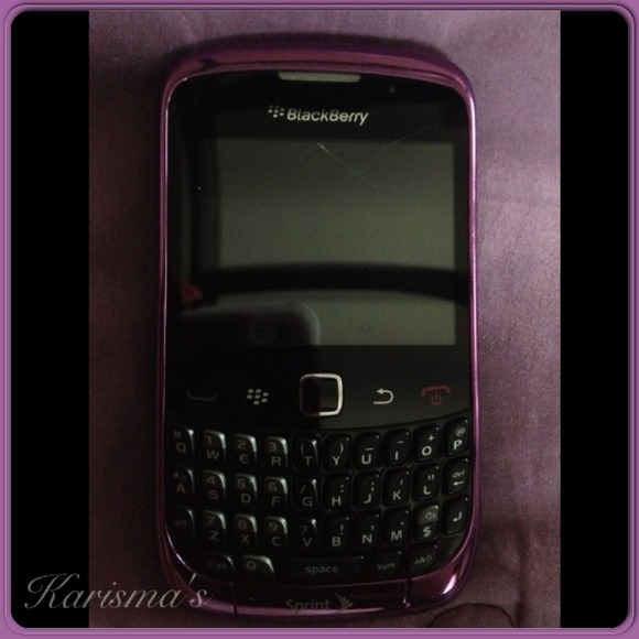 Blackberry Curve 9330 (Purple Rimmed)