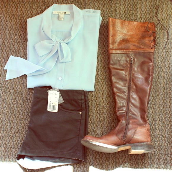 Forever 21 Tops - 🚫TRADED🚫Light Blue Chiffon Button Up with Bow