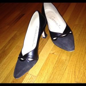 🔊Reduced🔊 Black Women Authentic  Caressa